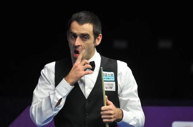 目中凭借精 目中凭借精