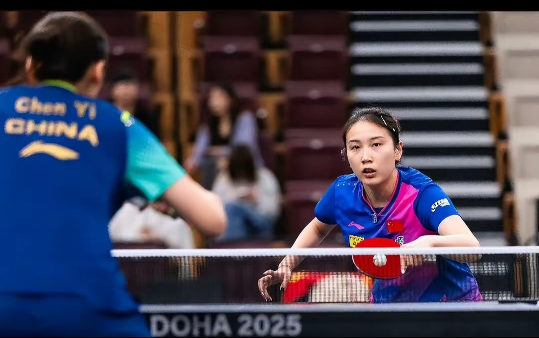 紧随其后 紧随其后